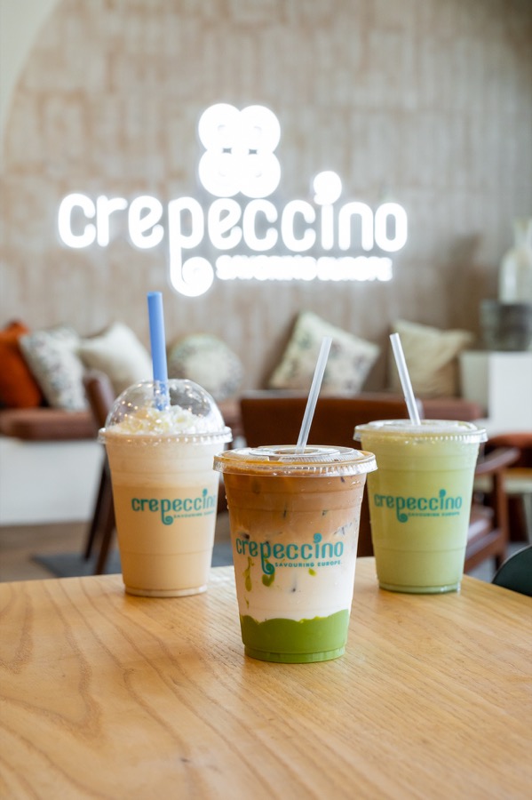 Iced coffee and latte drinks at Crepeccino